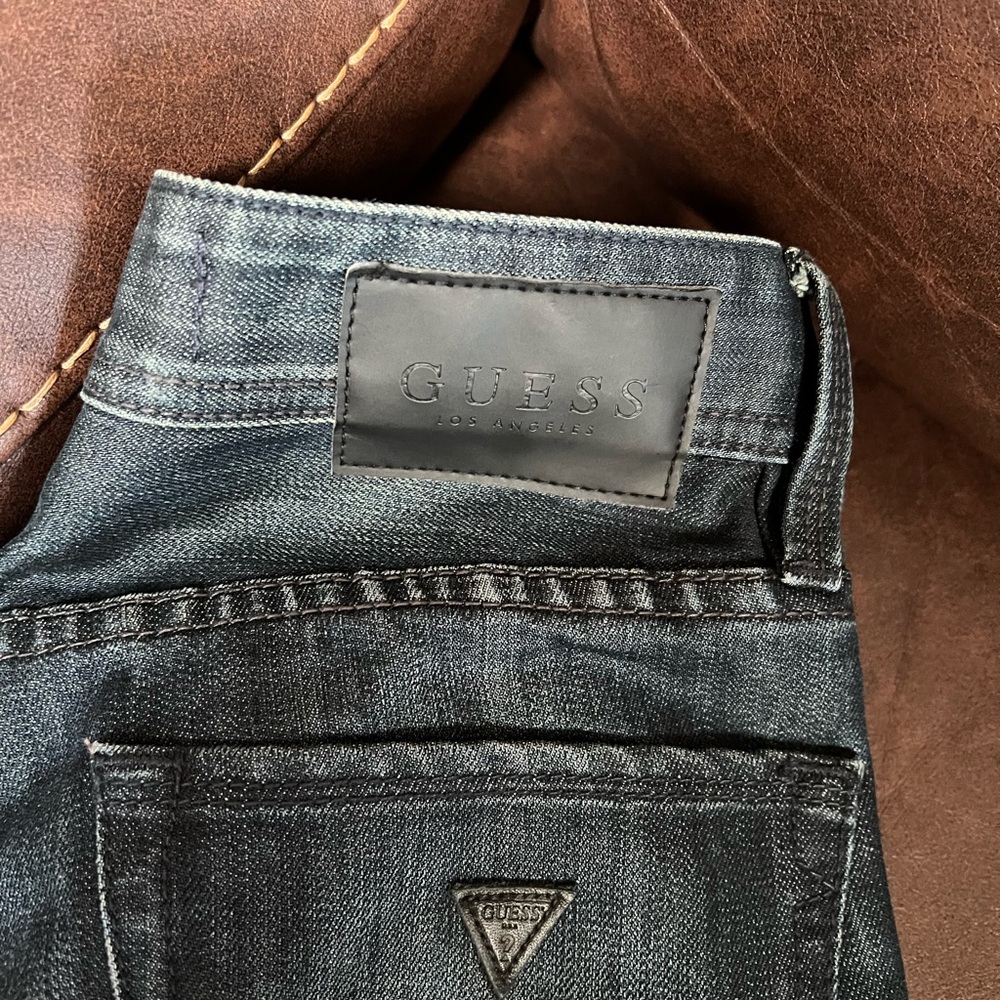 GUESS Los Angeles Men’s Dark blue Wash Lincoln fit Jeans -